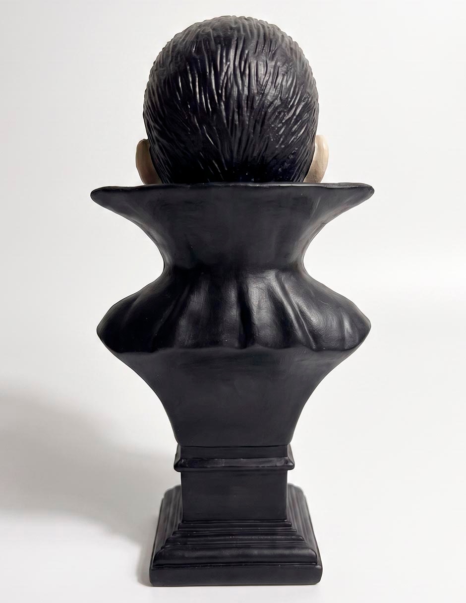 Figura decorativa de halloween con forma de drácula 2