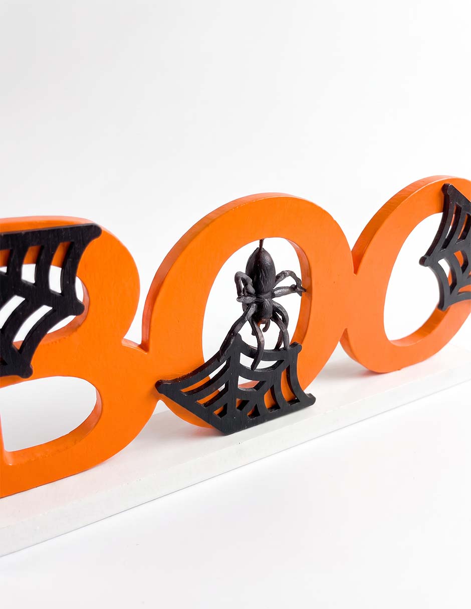 Letrero de Halloween con forma de letras 4