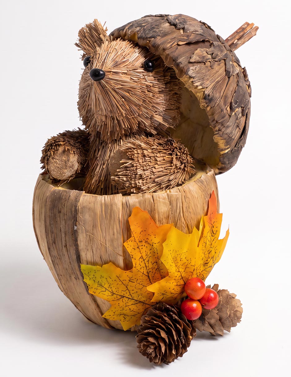 Figura decorativa de halloween con forma de ardilla