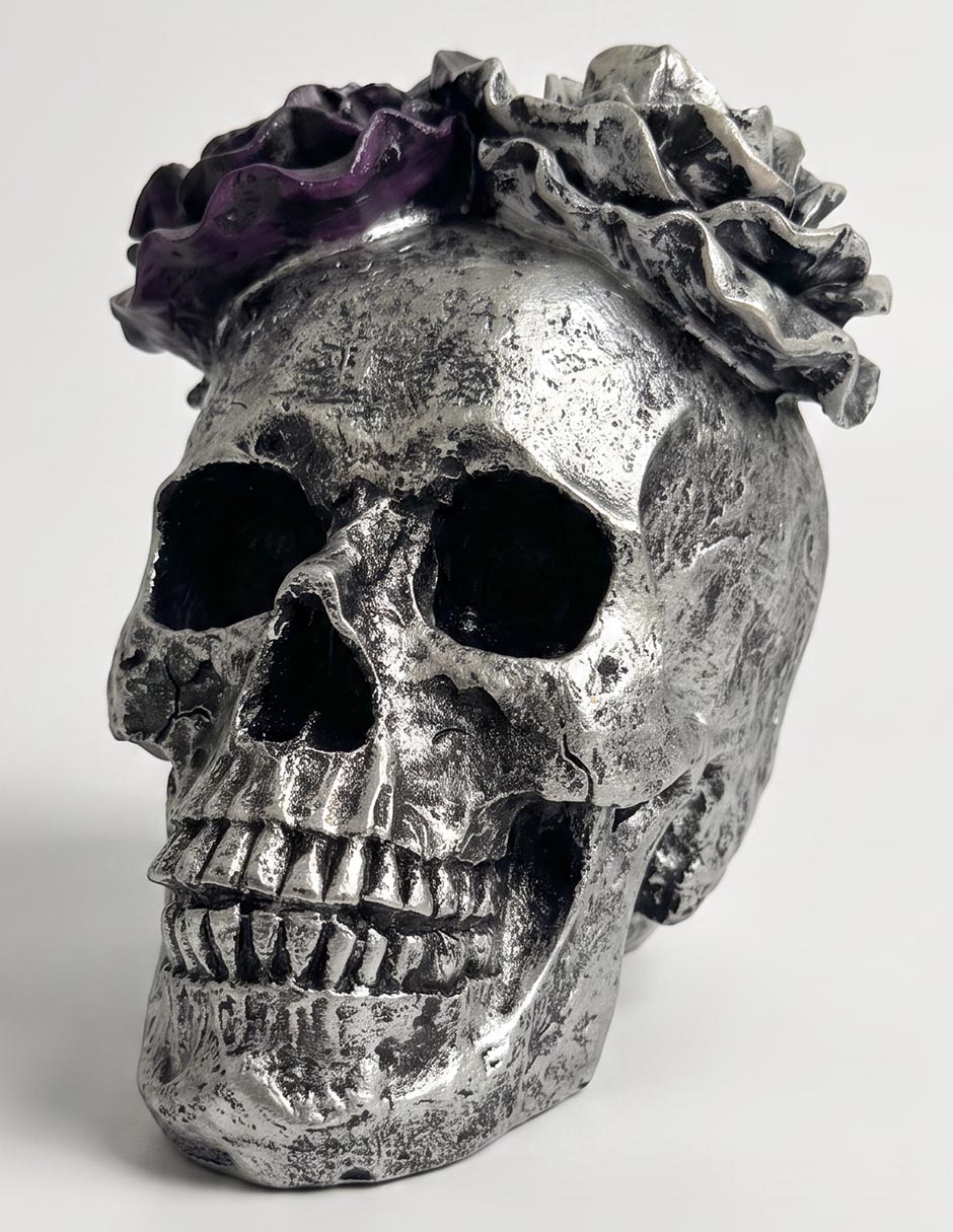 Figura decorativa de halloween con forma de cráneo