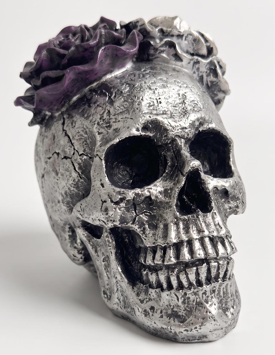 Figura decorativa de halloween con forma de cráneo 3