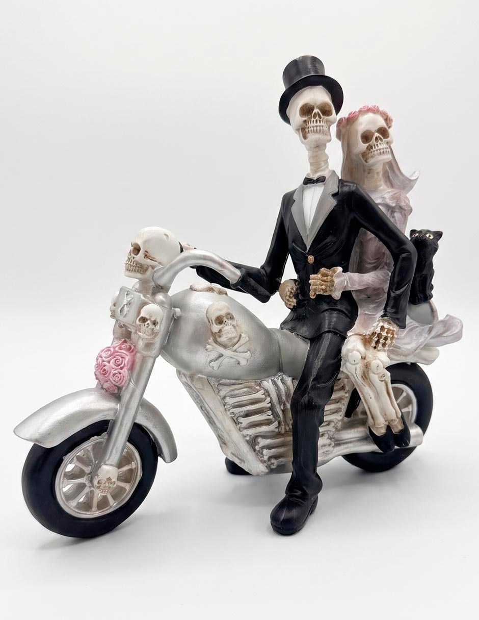 Figura decorativa de Halloween con forma de pareja de esqueletos 1
