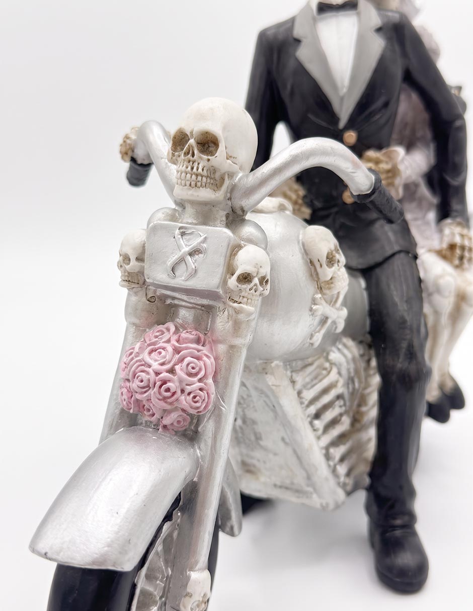 Figura decorativa de Halloween con forma de pareja de esqueletos