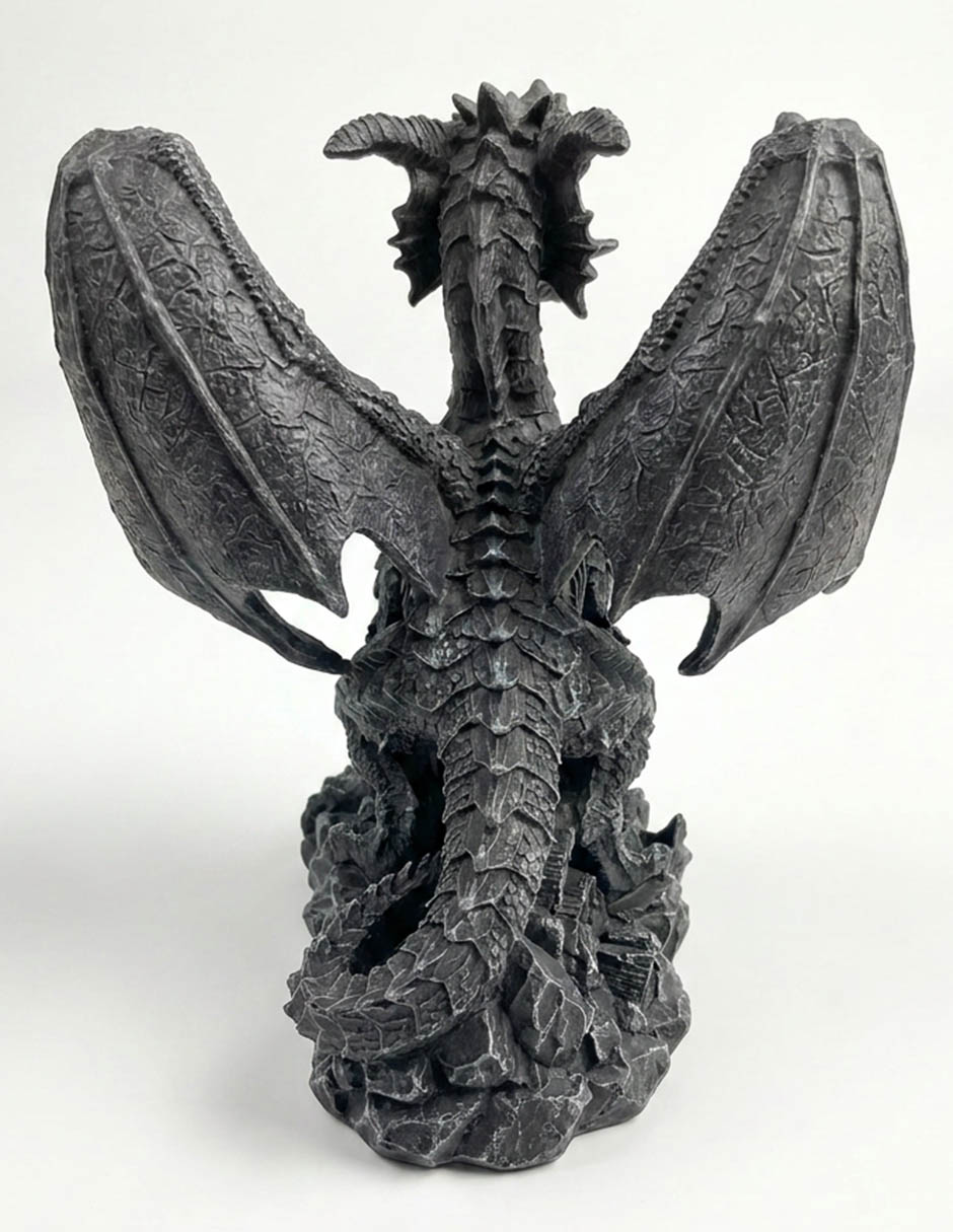 Figura decorativa de halloween con forma de dragón 2