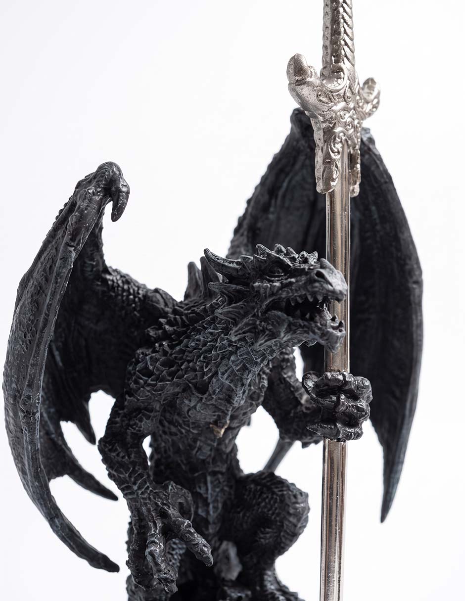 Figura decorativa con forma de dragón 2