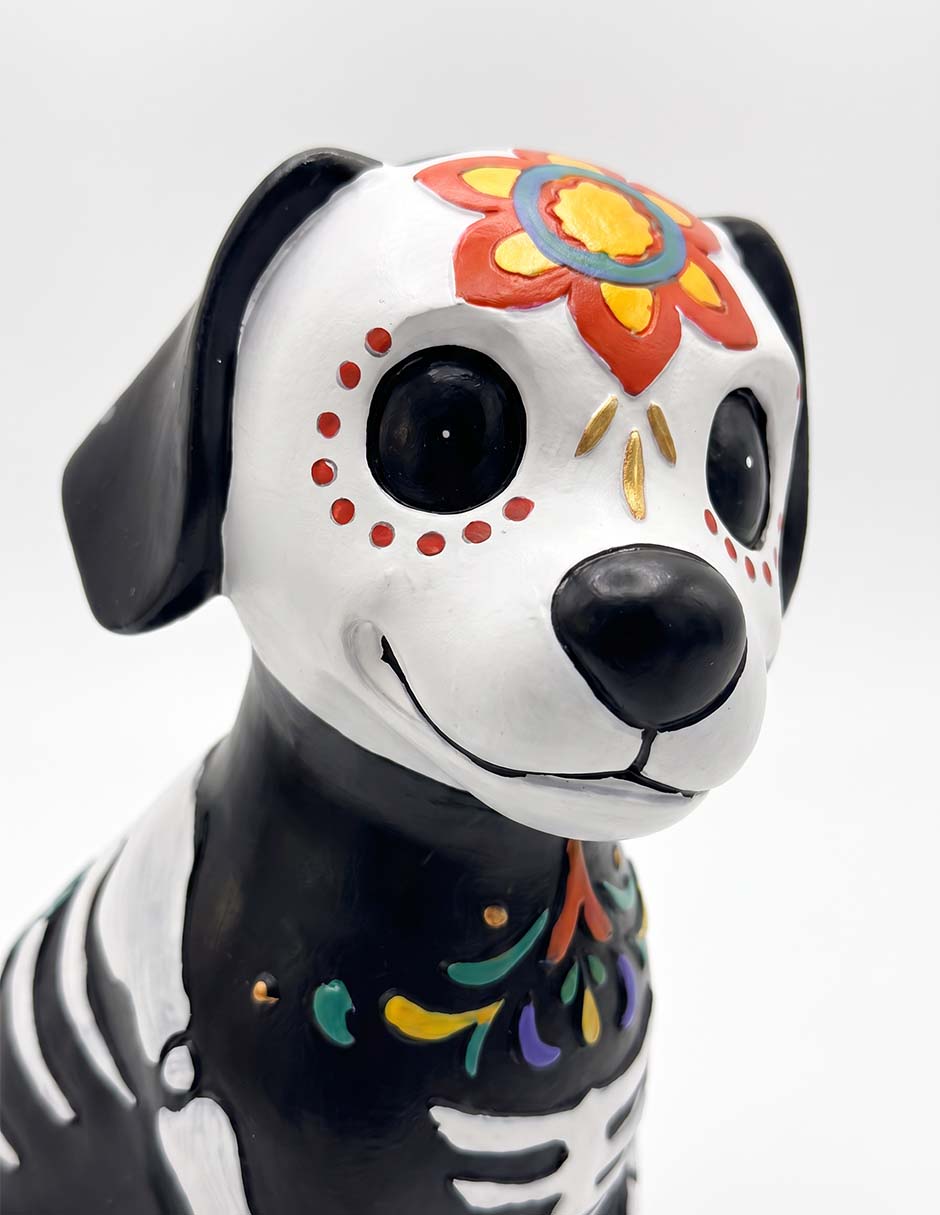 Figura decorativa de Halloween con forma de esqueleto de perro